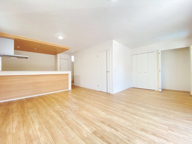 『八王子市新築戸建て』八王子市楢原町979-16【仲介手数料無料】　２期の居間・リビング|～仲介手数料無料☆八王子ひなた不動産～八王子市楢原町　新築戸建て