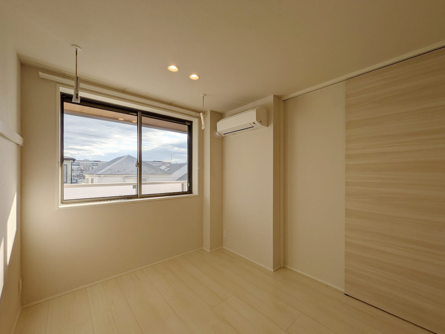 アルビオン　コートの洋室|エアコン・照明は全室完備♪