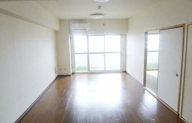 メゾンドグリュー桜の居間・リビング