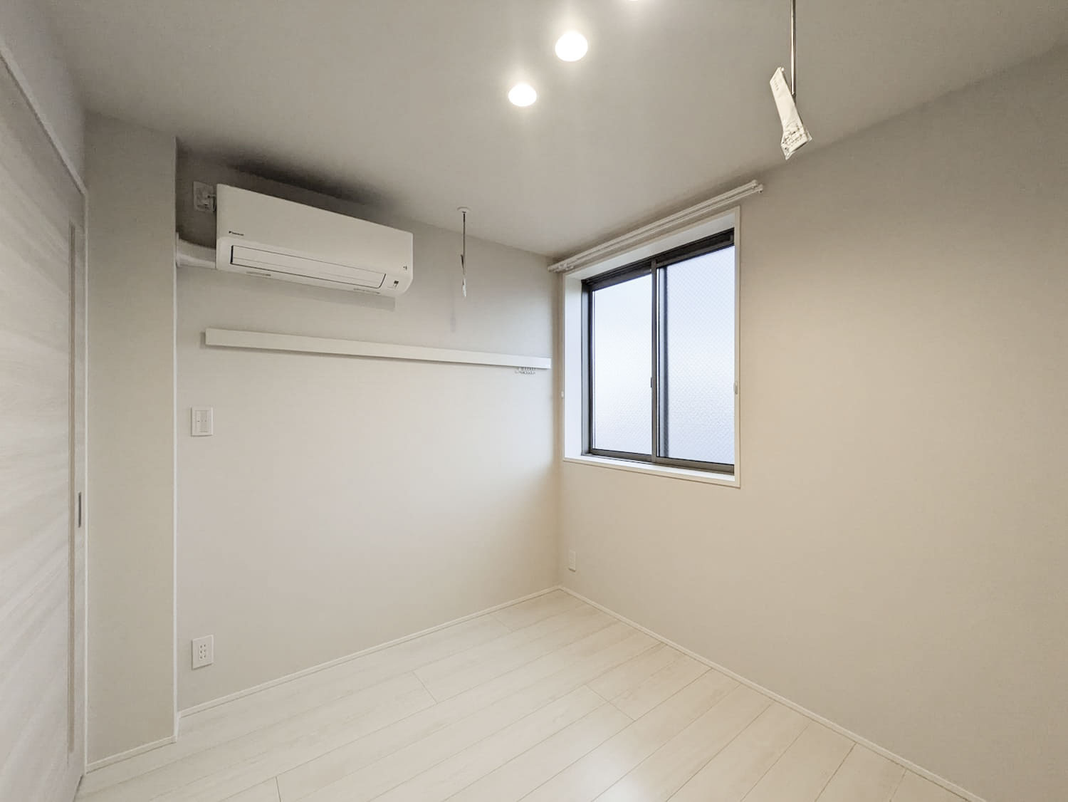 アルビオン　コートの洋室|エアコン・照明は全室完備♪