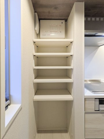 アルビオン　コートのその他|ピクチャーレール♪室内物干し竿掛け有り