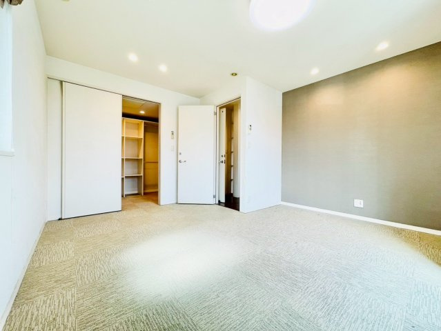 長久手市岩作三ケ峯戸建の洋室|洋室約8.7帖①