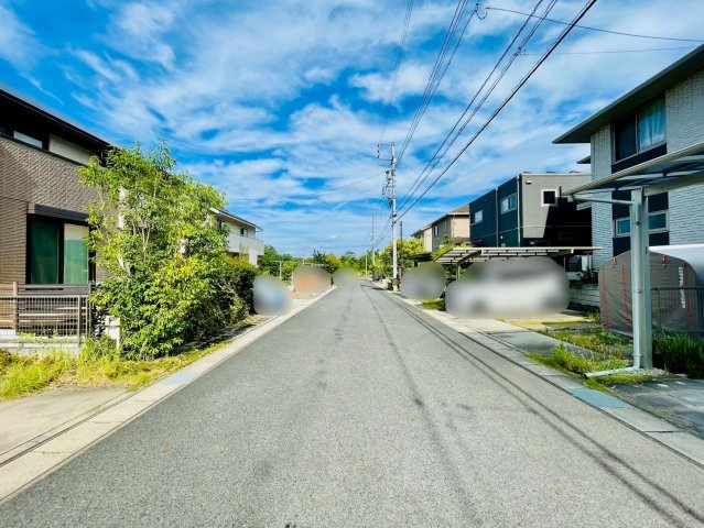 長久手市岩作三ケ峯戸建の前面道路含む現地写真|前面道路