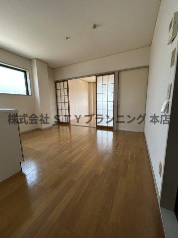 仲介手数料０円！フォーブルJUNの居間・リビング