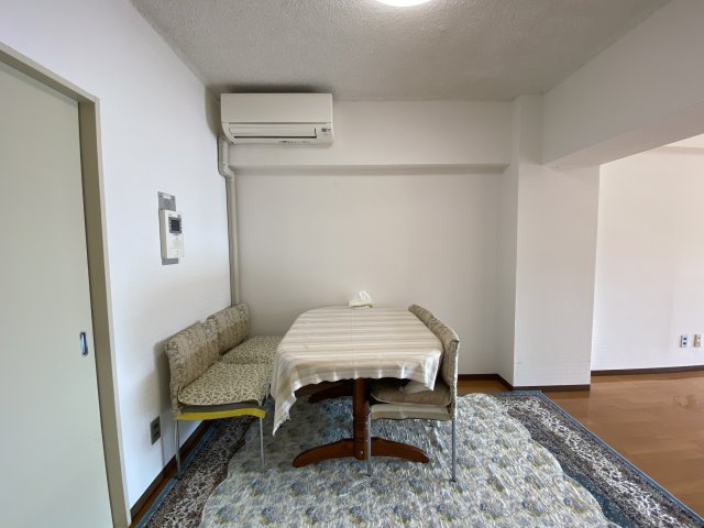 熱海プラザの居間・リビング