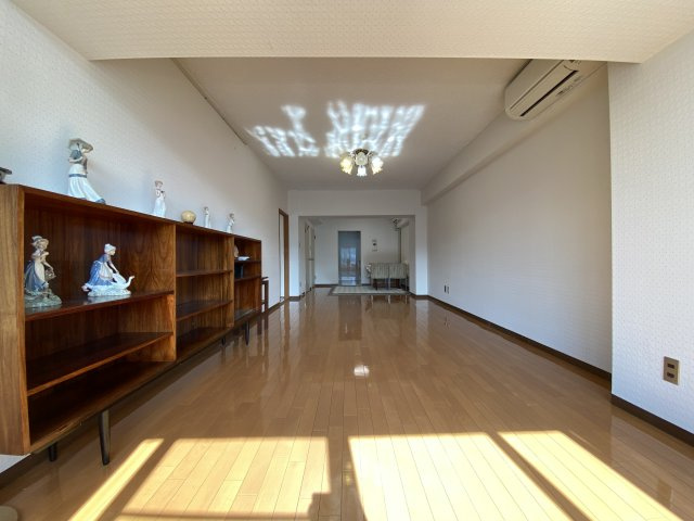 熱海プラザの居間・リビング