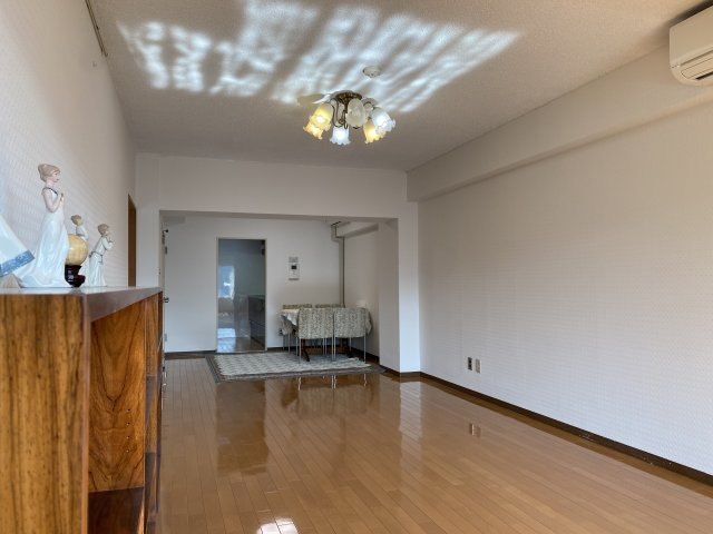 熱海プラザの居間・リビング