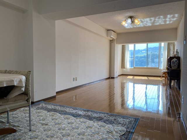 熱海プラザの居間・リビング