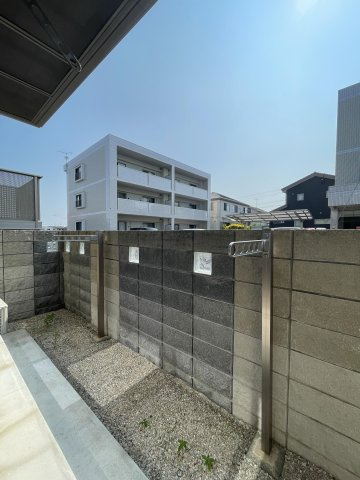 エクリスのバルコニー|陽当たり良好なテラスです♪
