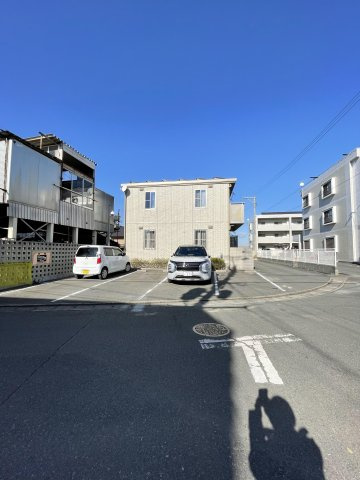 エクリスの駐車場|駐車スペースもあります☆