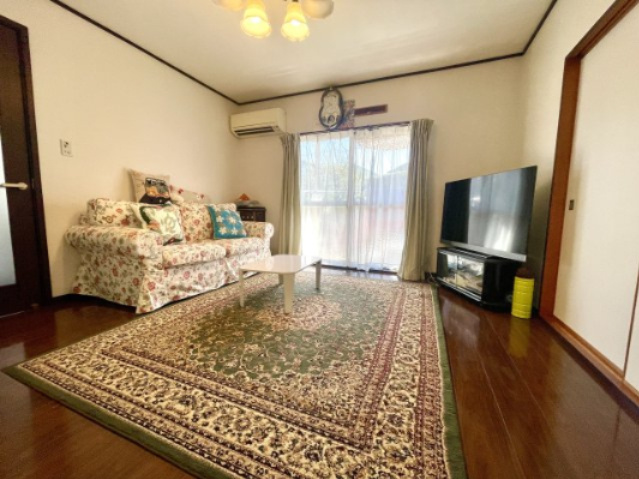 長久手市塚田戸建の居間・リビング|LDK約14.2帖