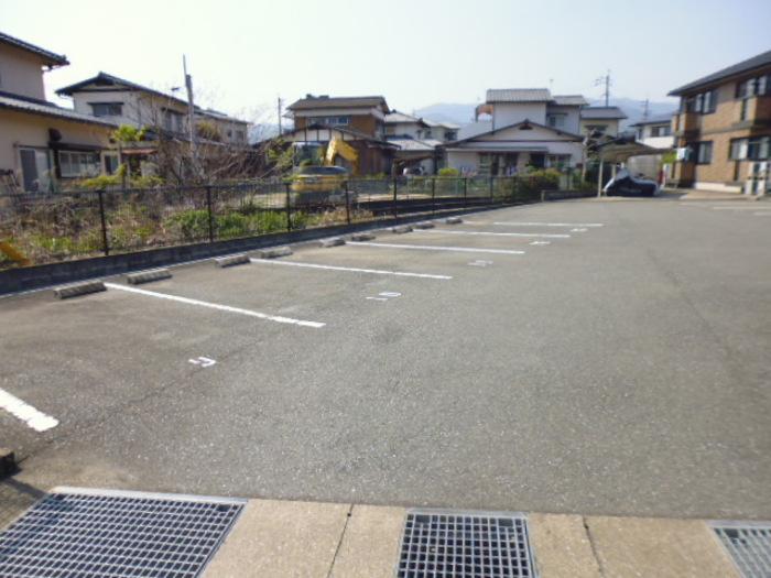 グレースの駐車場|駐車スペースもあります☆