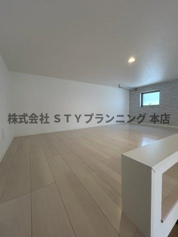 仲介手数料０円！Grande鶴羽の洋室