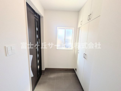 【玄関】 | 浜松市中央区泉4丁目 2期 新築一戸建て | 玄関です