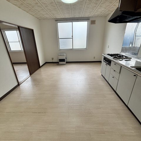 ハイツビバリーの居間・リビング