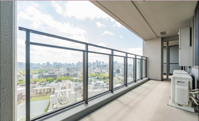 【バルコニー】 | ★仲介手数料無料★パークコート千代田富士見ザ・タワー（皇居・北の丸公園・千鳥ヶ淵を望める　南東向き29F）