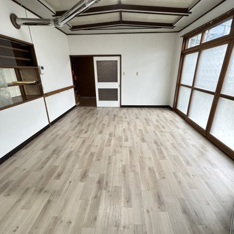 室蘭市港南町１丁目２９－５戸建の居間・リビング