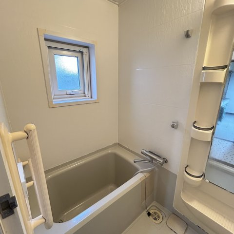 室蘭市港南町１丁目２９－５戸建の浴室