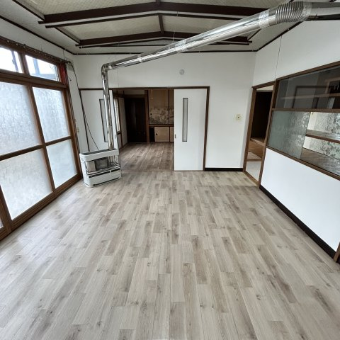 室蘭市港南町１丁目２９－５戸建の居間・リビング