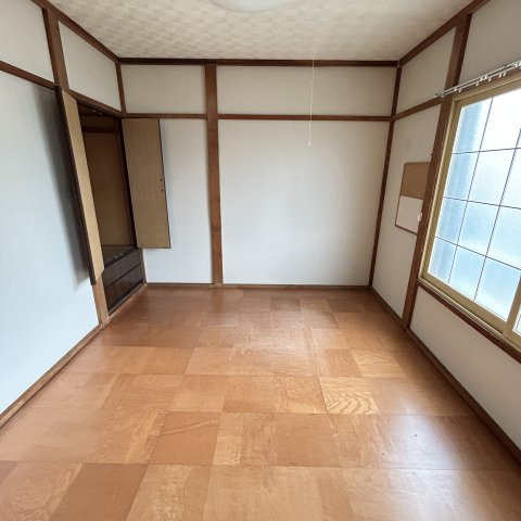 室蘭市港南町１丁目２９－５戸建の居間・リビング