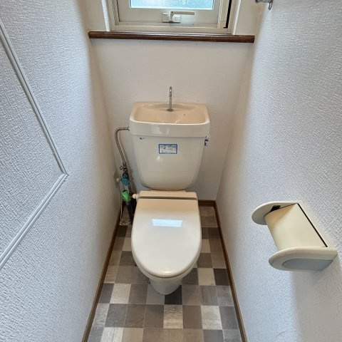 室蘭市港南町１丁目２９－５戸建のトイレ