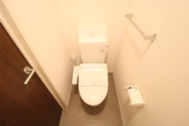 ＩＳＨＩＫＡＷＡ　ＨＩＬＬＳ　Ⅸのトイレ|温水洗浄暖房便座