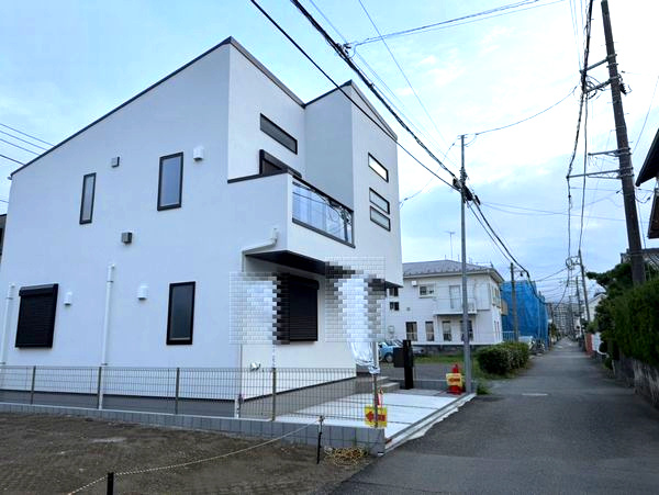 藤沢市辻堂元町５丁目新築戸建て　２号棟の前面道路含む現地写真|前面道路含む現地写真です