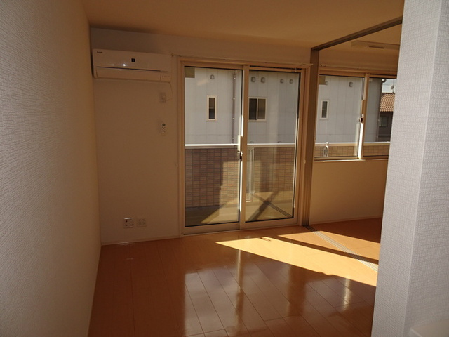 アースガーデンＳＯＪＡの居間・リビング|LDK（エアコン付き）