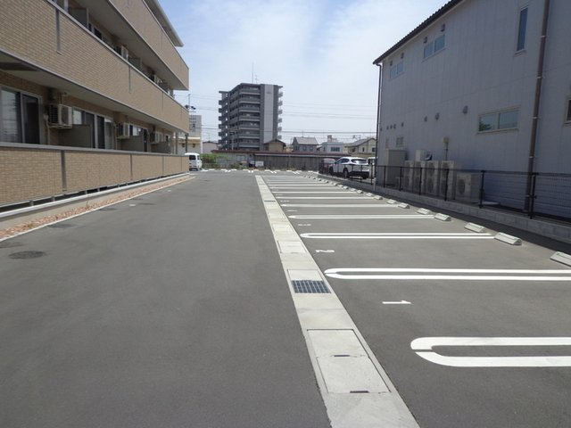 アースガーデンＳＯＪＡの駐車場|駐車場