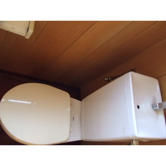 岐阜市加納鉄砲町２丁目の一戸建てのトイレ