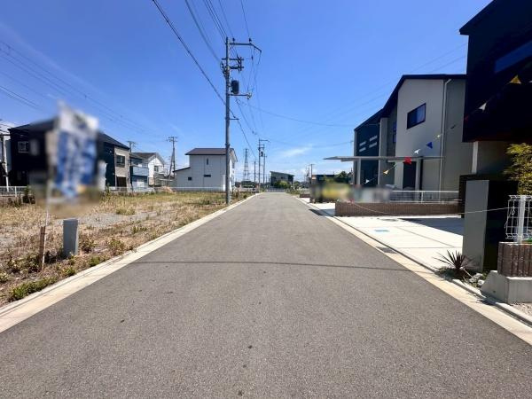 JT中島2-11号　新築戸建の前面道路含む現地写真