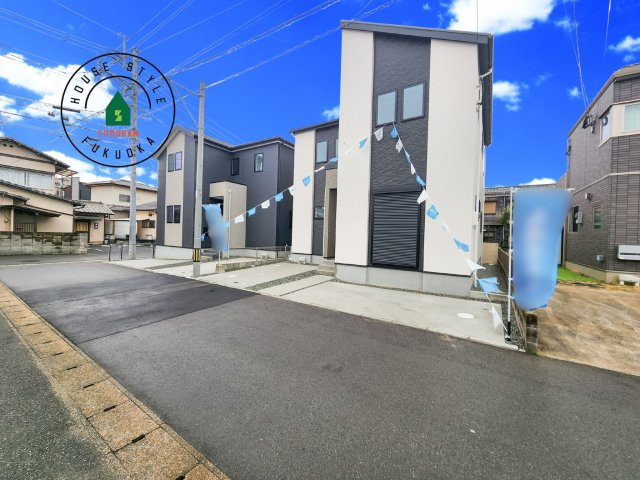 古賀市花見南2丁目第5-2棟(2号棟）の前面道路含む現地写真|見学の時間などお気軽にお問い合わせ下さい。