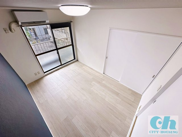 コーポラス篠原 203号室の居間・リビング