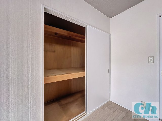 コーポラス篠原 203号室の収納