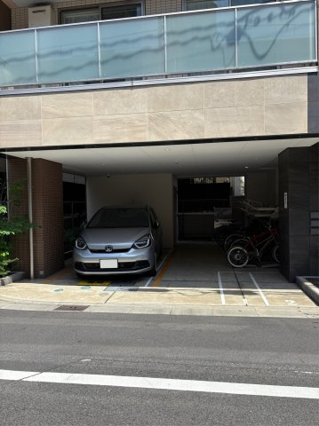 Ｌｉｖｅ　Ｃａｓａ　両国北斎通りの駐車場