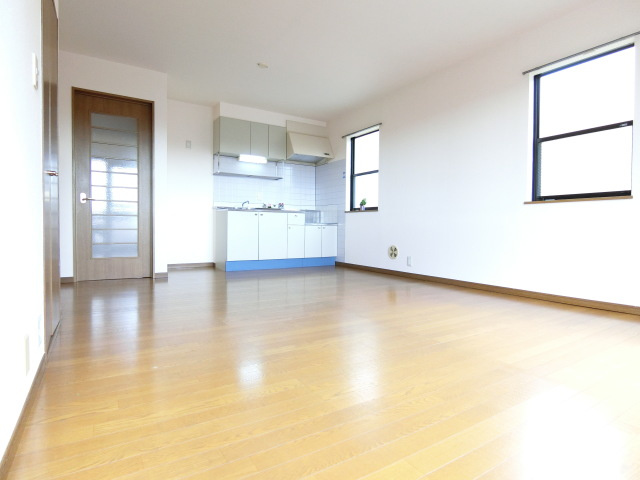 グランシャリオB棟の居間・リビング|同物件別部屋イメージ写真