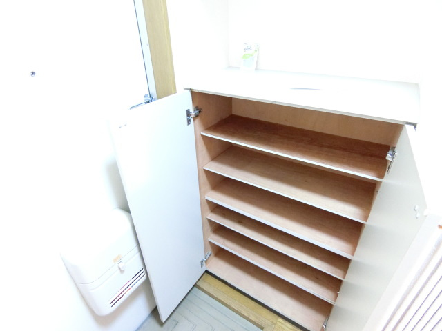 グランシャリオB棟の収納|同物件別部屋イメージ写真