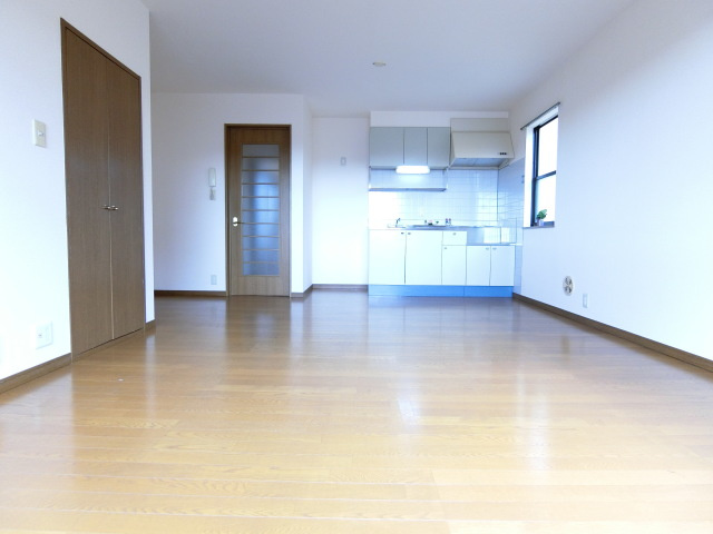 グランシャリオB棟の居間・リビング|同物件別部屋イメージ写真