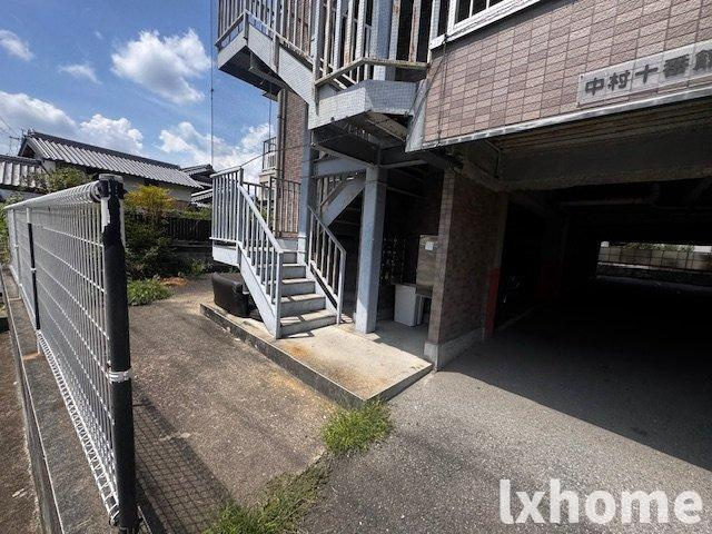 中村10番館のエントランス|ゆとりのあるエントランスです