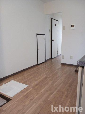 上穂ハイツの居間・リビング|ゆったりとした居間です