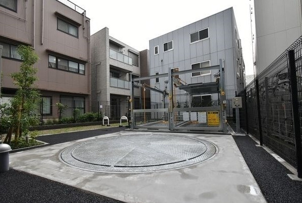 レジディア亀戸プレイスの駐車場