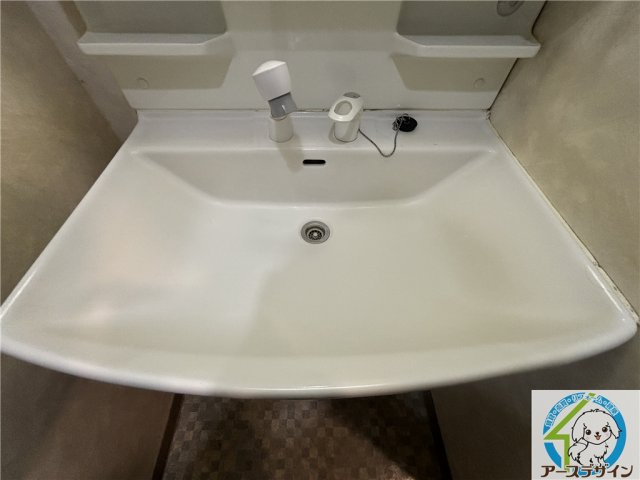 ネオハイツ明石・魚住の独立洗面台