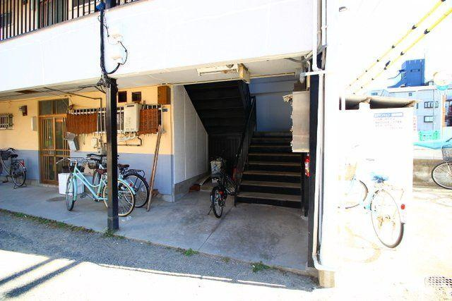 辻子マンションのロビー|建物の内部です