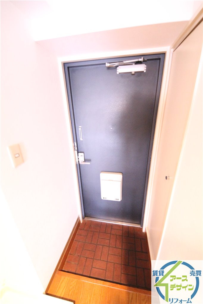 クロスロードハイツ山崎の玄関