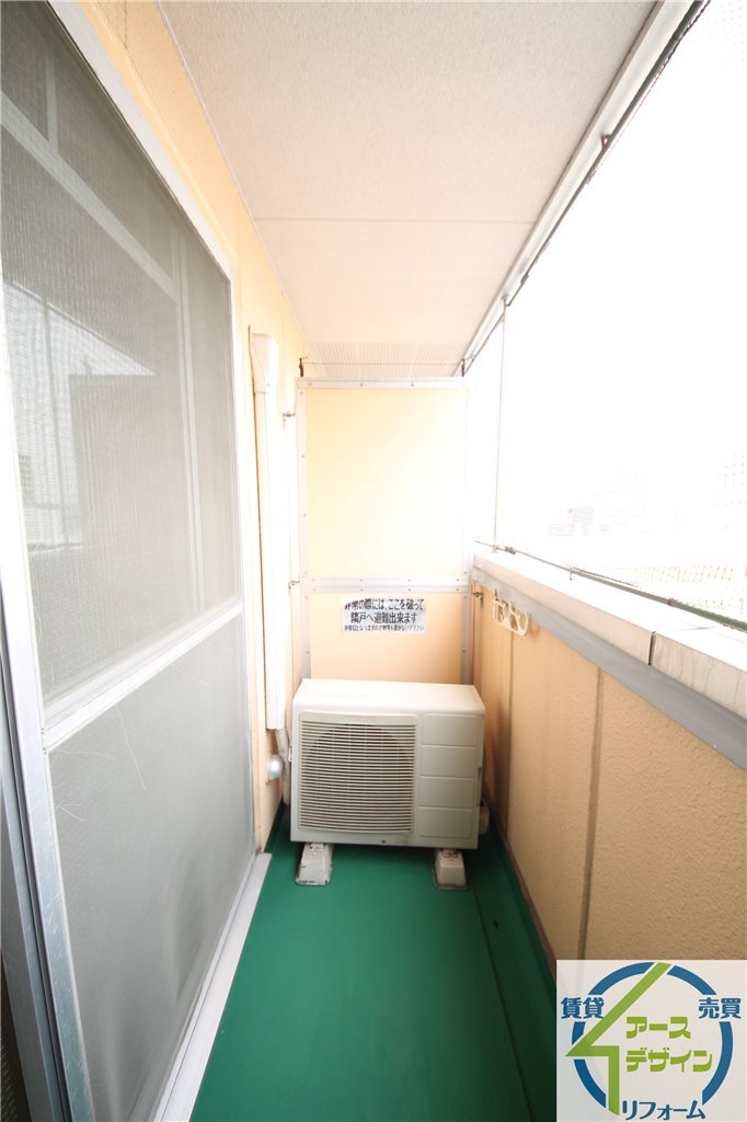 クロスロードハイツ山崎のバルコニー