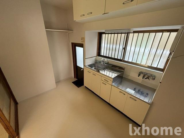 藤岡貸家のキッチン|キッチンでお料理をお楽しみください