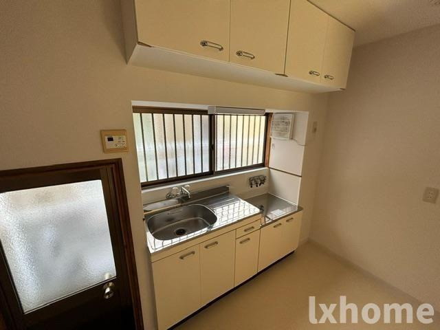 藤岡貸家のキッチン|きれいなキッチンです