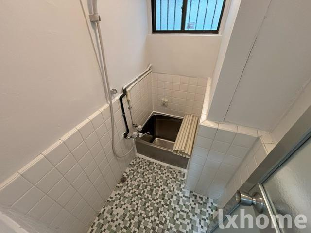 藤岡貸家の浴室|日々の疲れを癒すお風呂付です