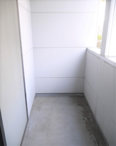 レジデンス幸のバルコニー|暖かな日差しのふりそそぐバルコニー