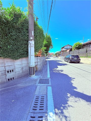 熊野　古家付土地の前面道路含む現地写真